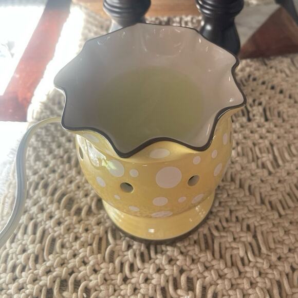 Scentsy Dotty candle warmer - Picture 10 of 10
